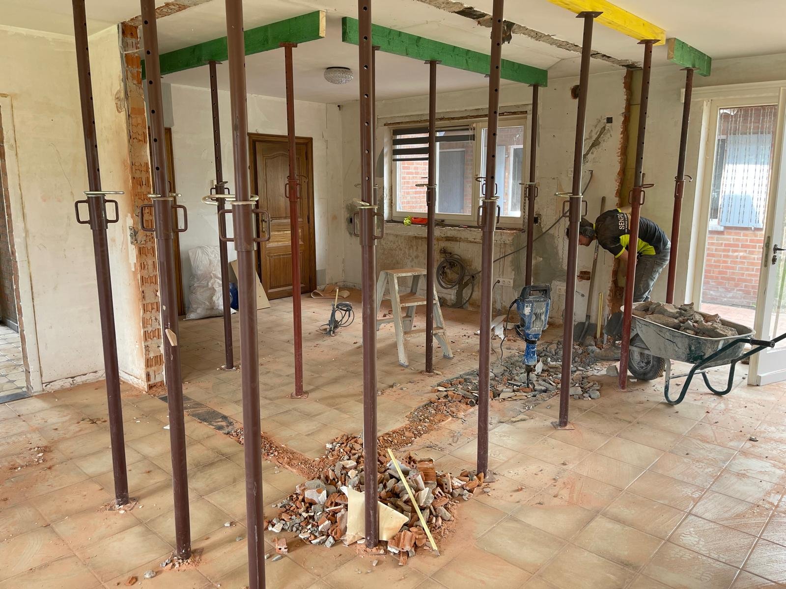 Stutwerk tijdens structurele werken